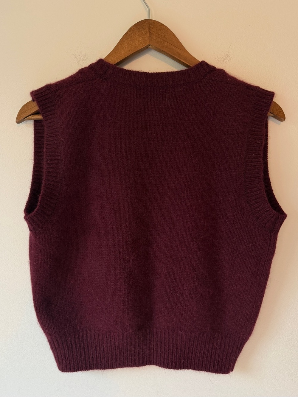 Scotland Yard Burgundy Lambswool Angora Rabbit Vest Maroon Wool Vintage, size 34 - Picture 7 of 16